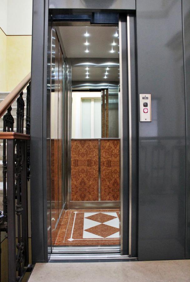 Dimora De Brado Bed and Breakfast Trani Exterior foto